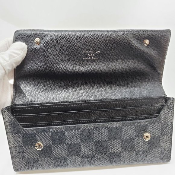 Auth Louis Vuitton Wallet - Picture 7 of 12